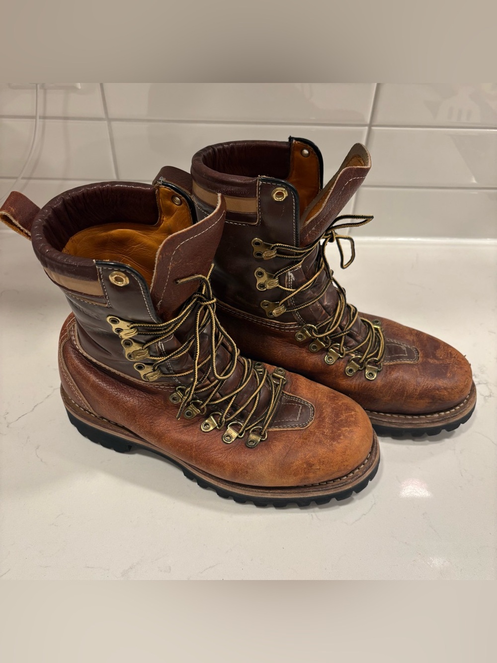 Vintage Herman Survivors Brown Leather Mountaineer Boots Men's Size 7.5 Vibram